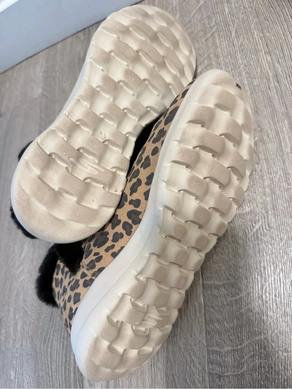 Skechers women slip